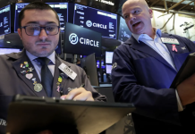 Chứng khoán Mỹ đi ngang, giá dầu thô hồi phục