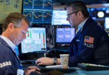 Chứng khoán Mỹ hồi mạnh sau động thái “quay xe” của Tổng thống Trump